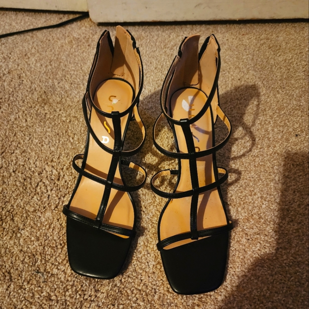 Elegant Black Strappy Women's Sandals